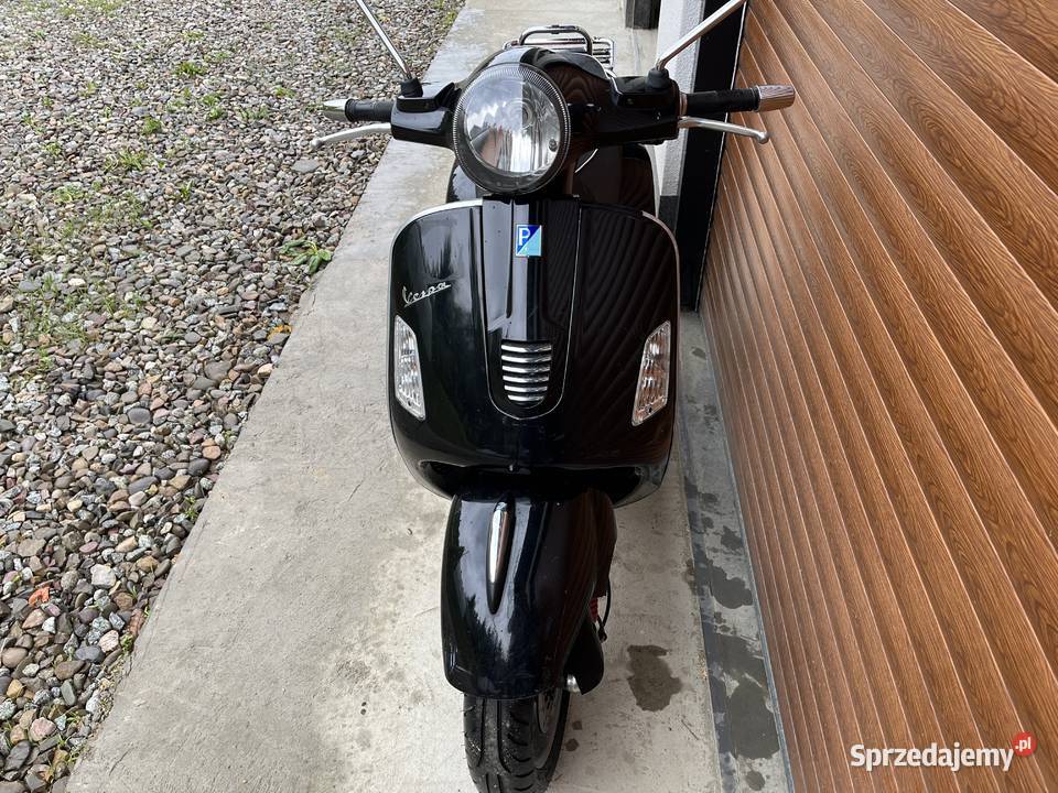 Skuter Vespa 125 gts 2015 rejestracja 50 Rok produkcji 2015 Nowy Sącz