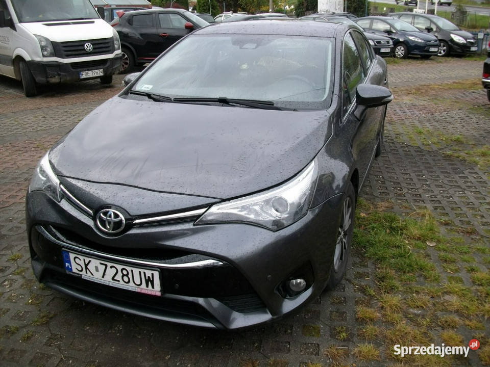 Toyota Avensis Z gazem II Właściciel Hak 18 Sedan / Limuzyna Katowice sprzedam