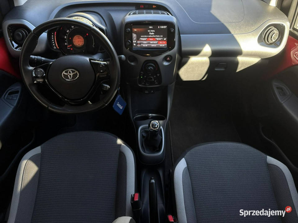 Toyota Aygo 10 VVTi 72 XPLAY TECH salon Polska serwisowany w ASO Aygo Warszawa