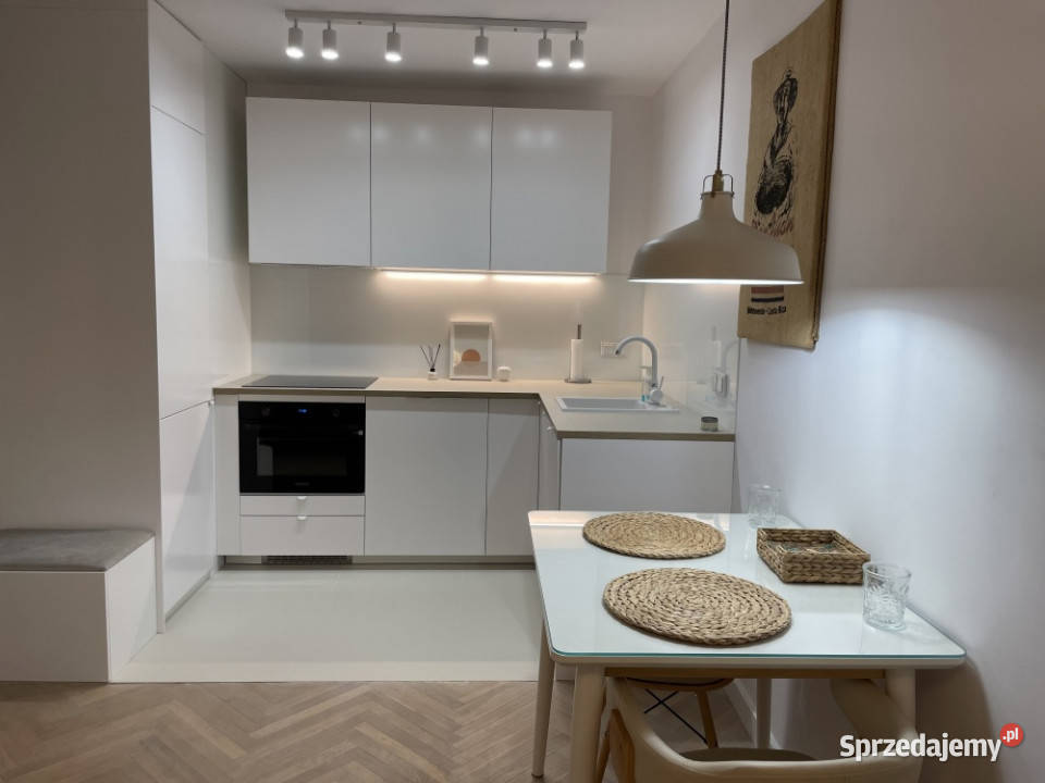 MOKOTÓW ładne 2 pokoje metrze park Warszawa