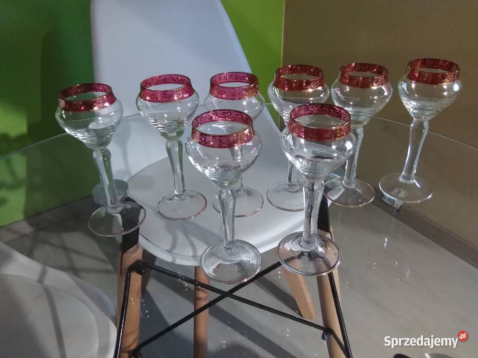 Sprzedam Kieliszki PRL Hortensja Osiem Sztuk Ceramika i szkło Golub-Dobrzyń