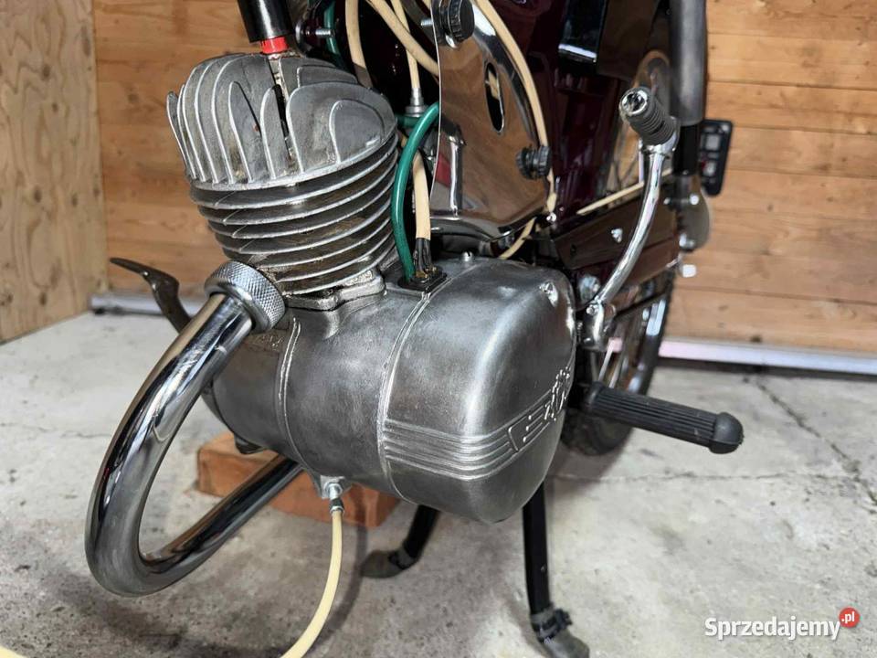 Komar 2350 z1970 bordowy