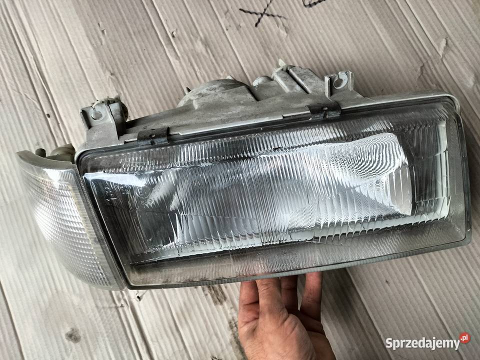 LAMPA PRZÓD PRZEDNIA PRAWA REFLEKTOR Skoda lampy przednie sprzedam