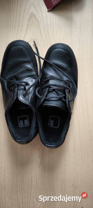 Sprzedam buty Next chłopięce czarne rozmiar 335 Next Konin sprzedam