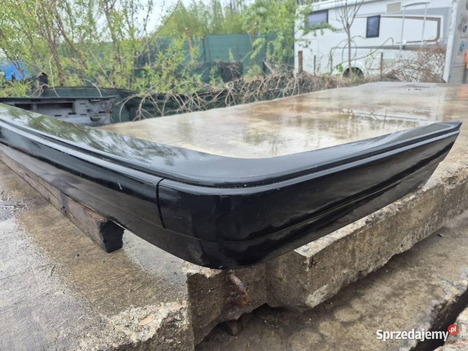 BMW E30 zderzak tył osobowe Zderzaki