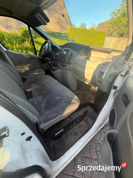 Opel Vivaro 2010 20 diesel manualna Kalisz