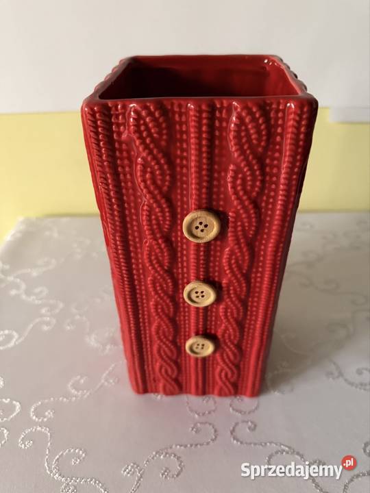Wazon Ceramiczny Czerwony Sweterek z Guzikami Czerwionka-Leszczyny