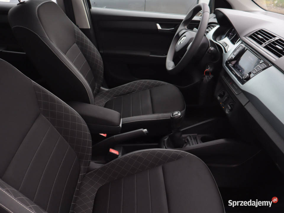 Skoda Fabia 10 TSI światła przeciwmgielne Piaseczno