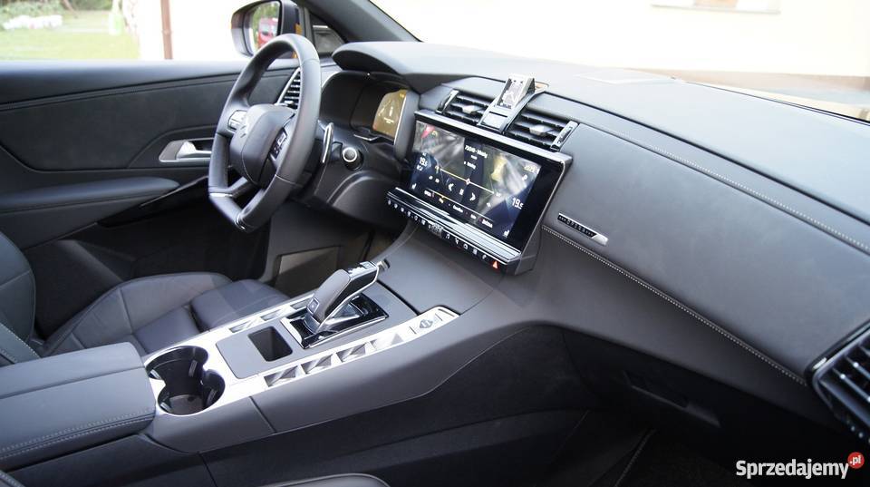 DS 7 Crossback 20 BlueHDi polski salon 2018r szyberdach Czarna