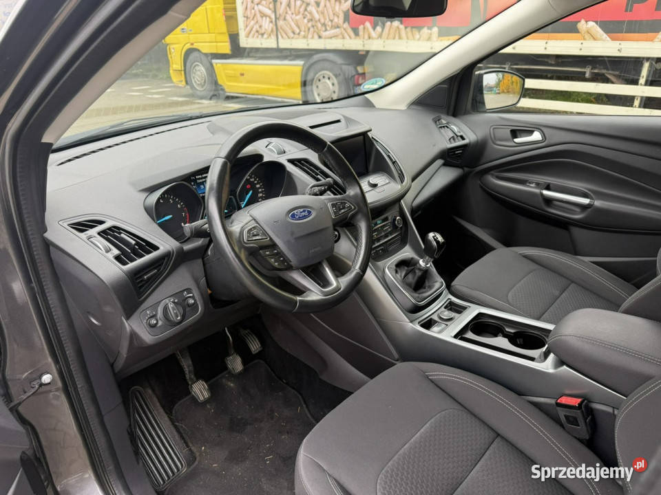 Ford Kuga 15 Benzyna Serwisowany Gwarancja światła przeciwmgielne Piekoszów