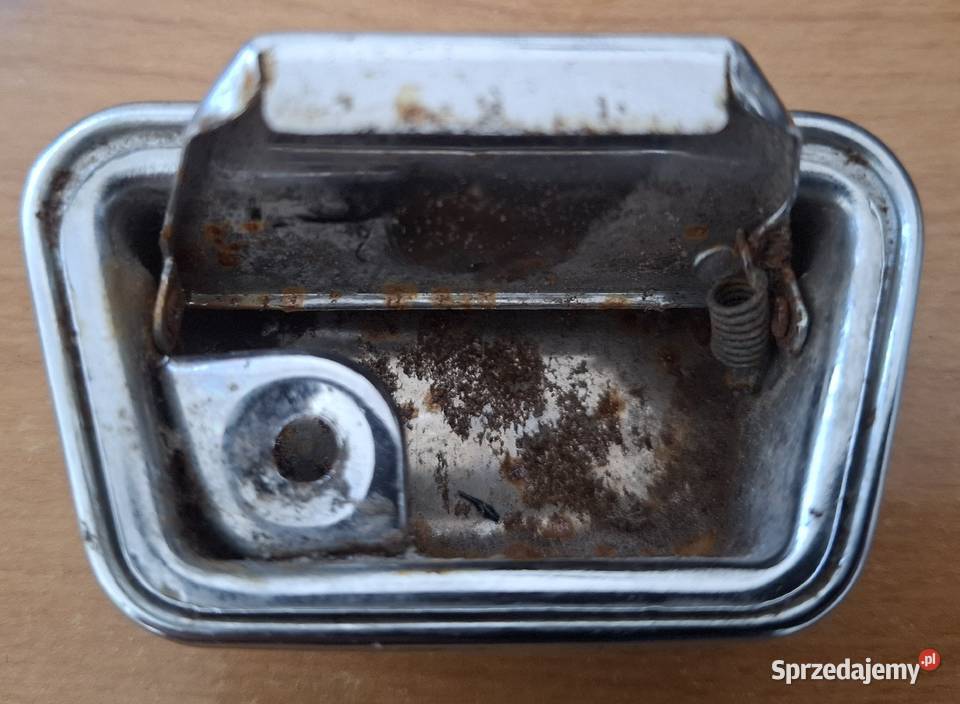 Popielniczka samochodowa chromowana retro