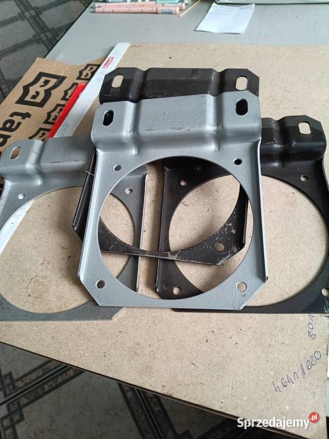 Wspornik lamp przednich C385 Płock