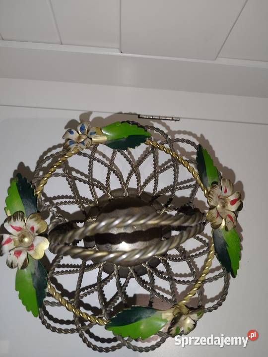 Stary koszyk metalowy na bibeloty koszyczek z