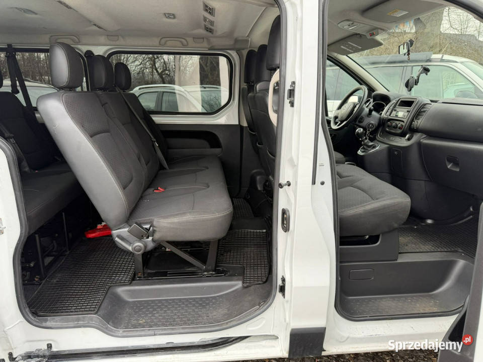 Opel Vivaro 16 120 9 osobowy klima Nawiewy II światła do jazdy dziennej Łodygowice