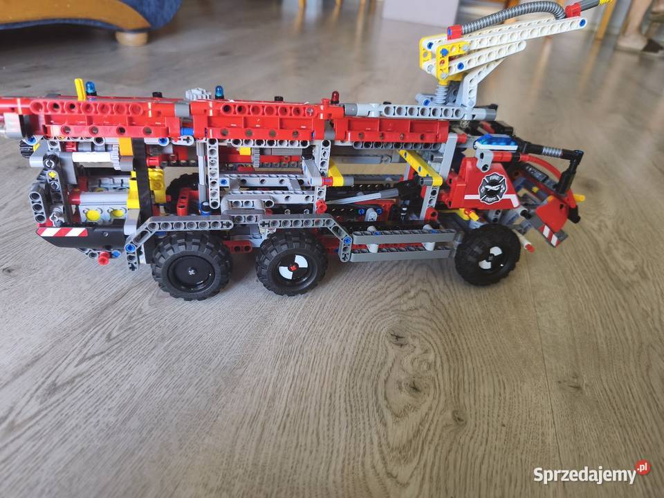 LEGO Technic 42068 Pojazd straży pożarnej łódzkie Bełchatów