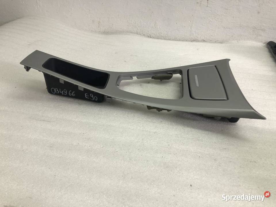 LISTWA RAMKA TUNELU ŚRODKOWEGO 7118034 BMW E90