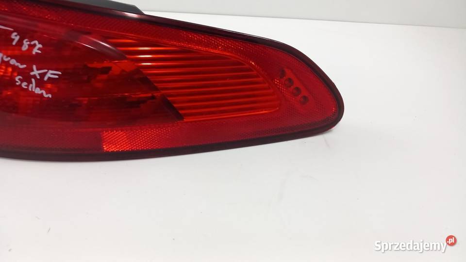 JAGUAR XF LAMPA TYŁ PRAWY Zbierkowo