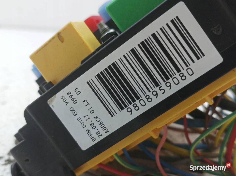 SKRZYNKA BEZPIECZNIKÓW 9808959080 20 D 122 Skrzynki bezpieczników