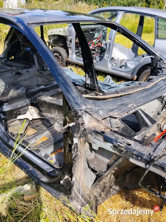 Podłużnica prawa Audi a4 b9 przed lift kolor Zbąszyń