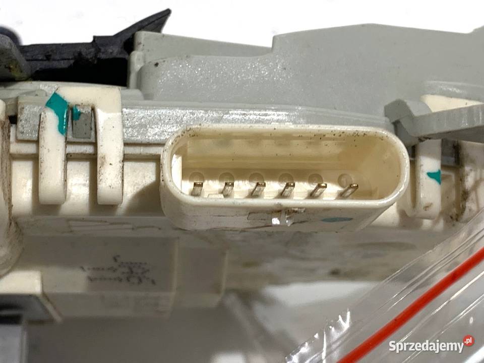 ZAMEK DRZWI LEWY TYŁ AUDI A4 B8 Kombi 8K0839015C osobowe