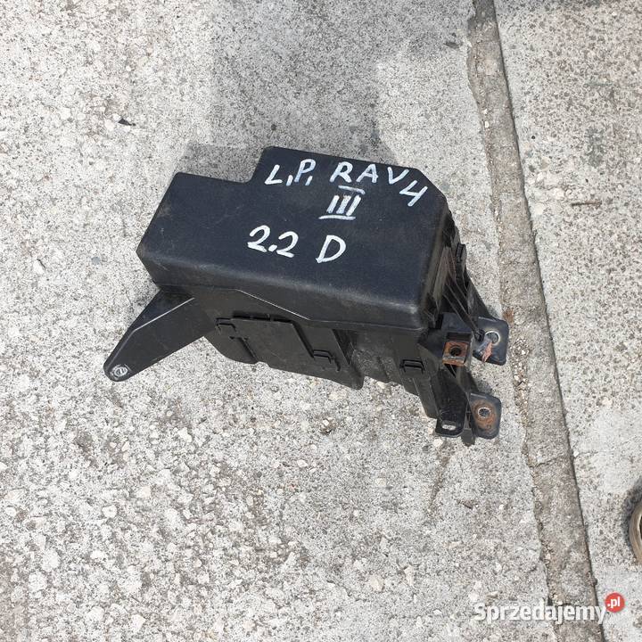 TOYOTA RAV4 III 22 SKRZYNKA BEZPIECZNIKOW 09R Łochowice sprzedam
