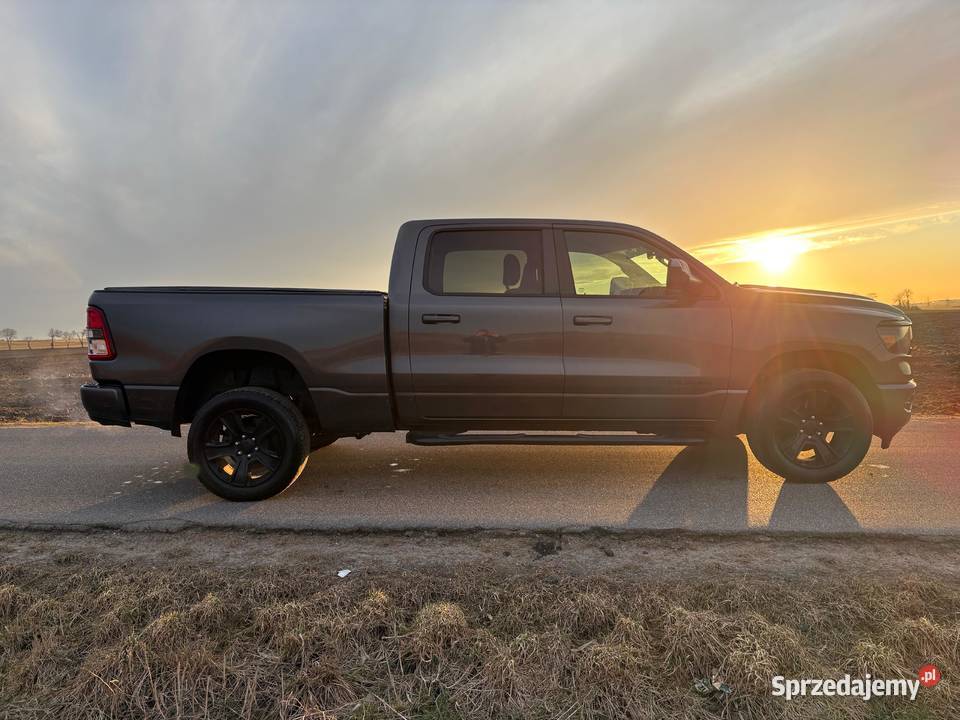 RAM 1500 57 HEMI V8 4x4 2021r Big Horn benzyna sprzedam