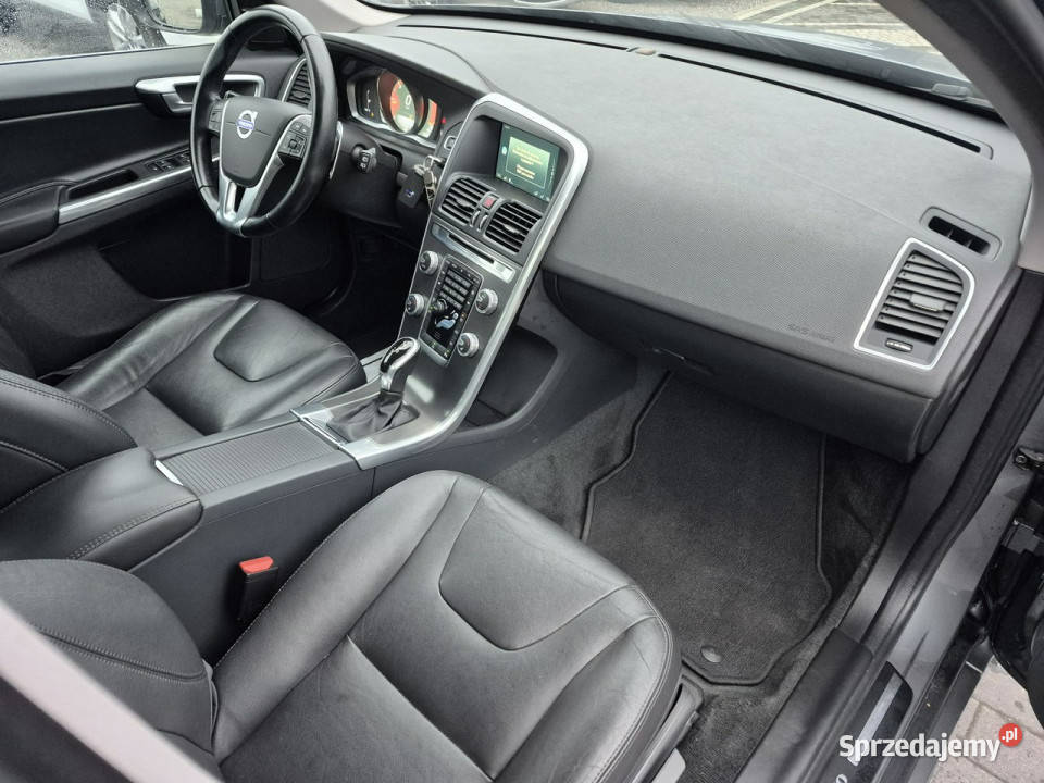 Volvo XC 60 xenon navi automat grzane fotele I elektryczne lusterka Drelów