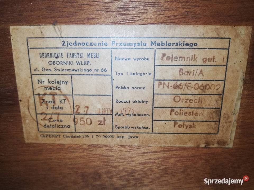 Komoda na nóżkach z epoki PRL Bieliźniarka Warszawa