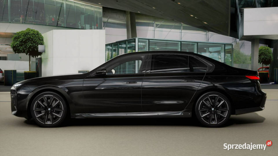 BMW 740 BMW 740d xDrive Limuzyna DEMO G702022 automatyczna Łódź sprzedam