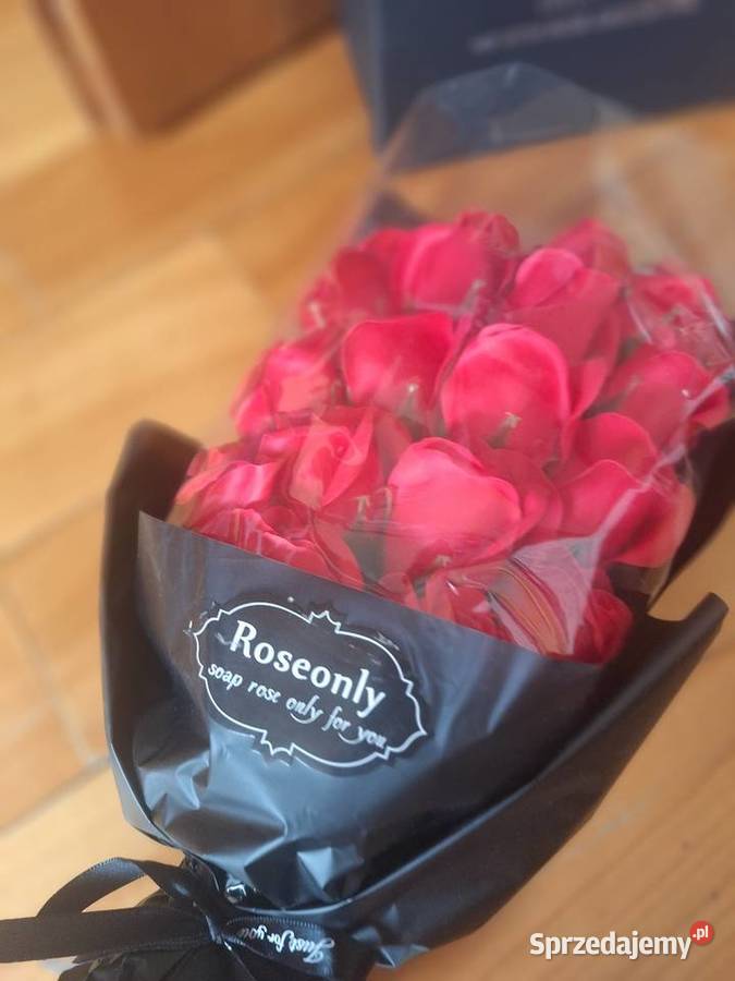 Bukiet 18 mydlanych roż w pudełku prezentowym Strzyżów