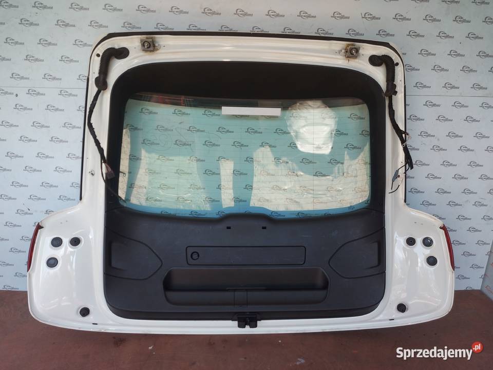 AUDI Q3 I 13r klapa bagażnika 90 mikronów