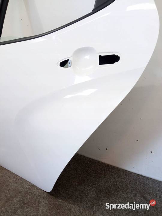 DRZWI LEWE TYŁ 040 Toyota Yaris IV 2020 świętokrzyskie