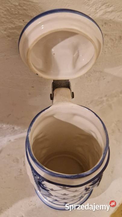 Stary kufel z ceramiki z kobaltowym ręcznie lubelskie