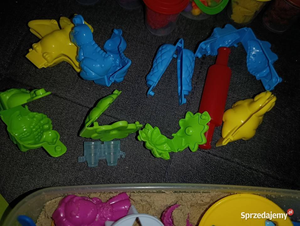 figurki dinozaurów plus masa plastyczna piasek i Poznań