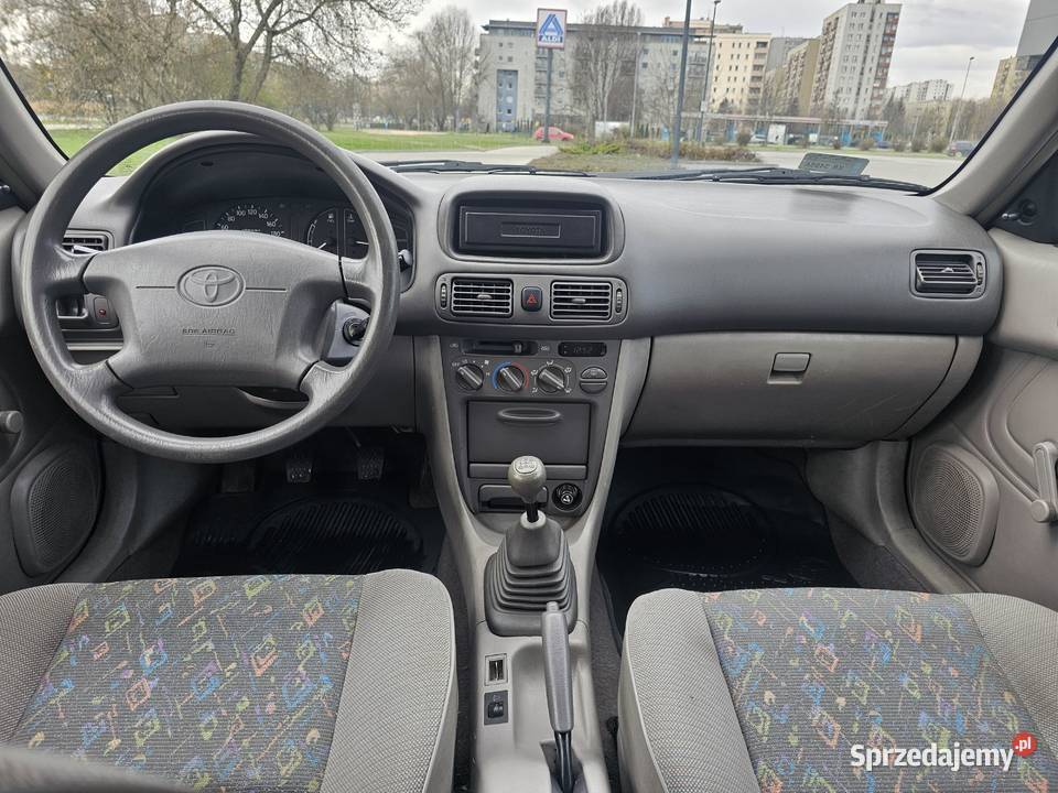 TOYOTA COROLLA VIII SEDAN 13 86 benzyna