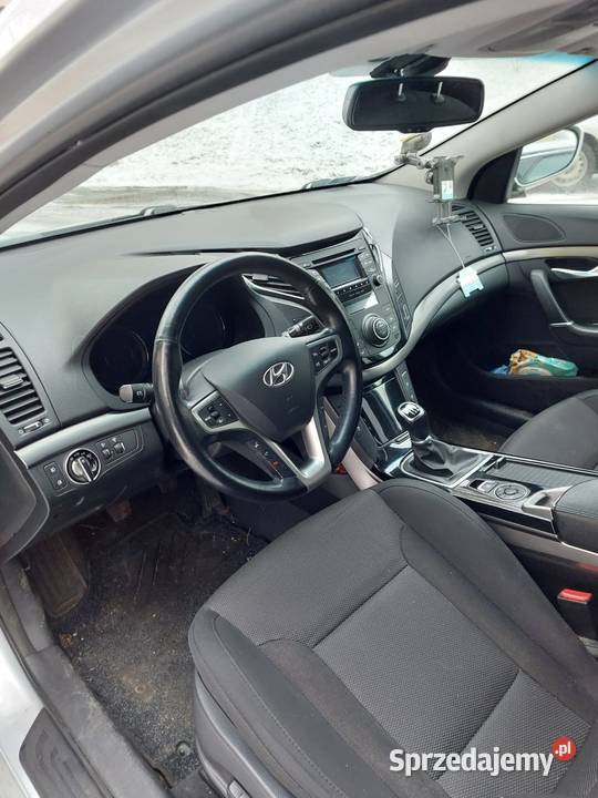 Hyundai i40 CW kombi 17 Crdi 136 srebrny elektrycznie ustawiane fotele Szczecin sprzedam