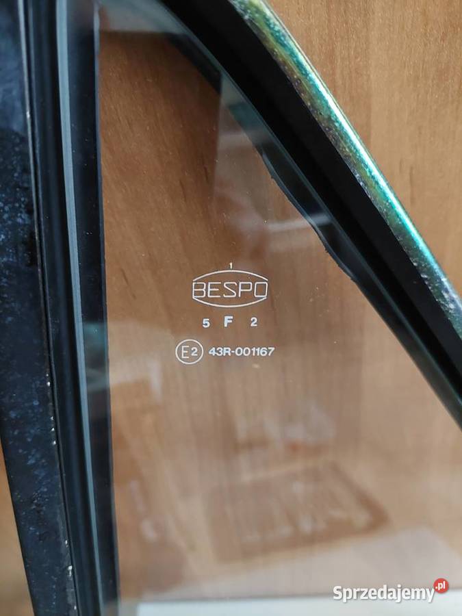 Orgnalna ramka z szybą uchylną prawa fiat 126p Mysłowice