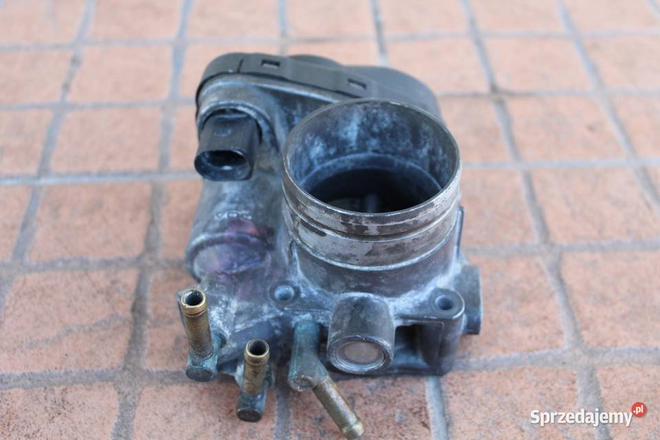 PRZEPUSTNICA VW GOLF IV 16 SR 06A133062A osobowe