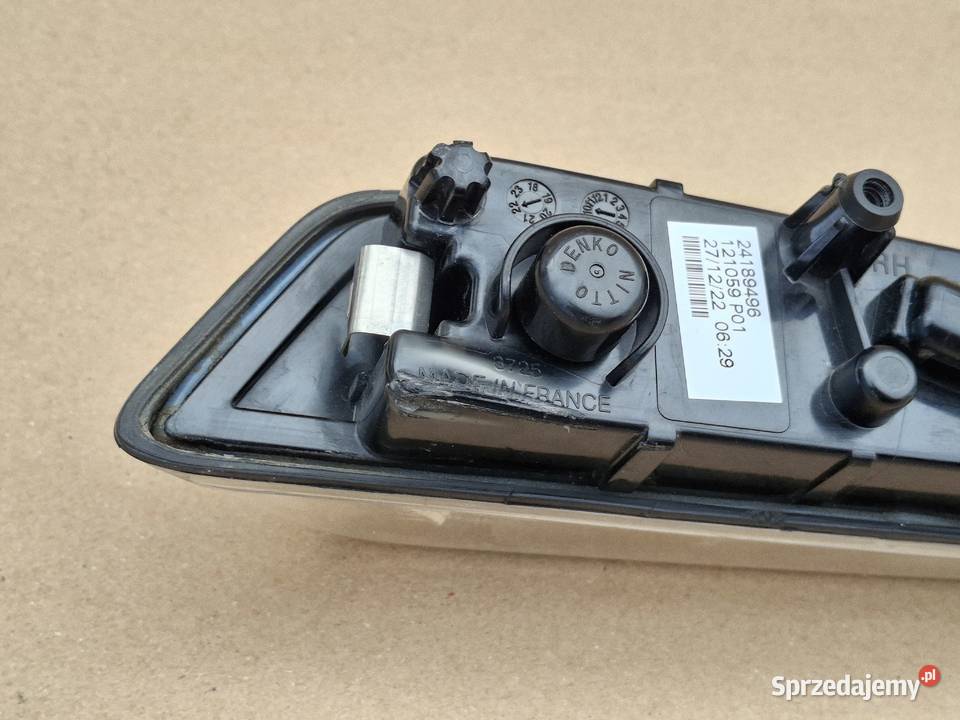 VOLVO FH5 KIERUNKOWSKAZ PRZEDŁUŻENIA DRZWI PRAWY Kierunkowskazy Bieleń