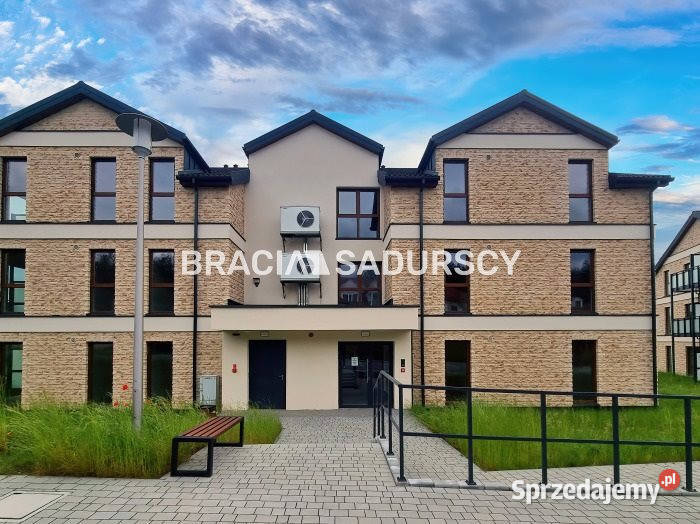 Do sprzedaży mieszkanie 4545m2 3 pokoje Liczba pokoi 3 Myślenice