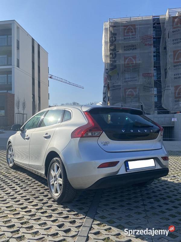 Volvo v40 d2