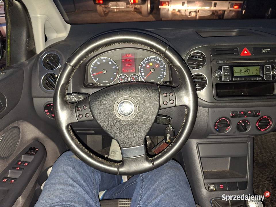 Volkswagen golf 5 16 mpi z gazem Super stan Łuków