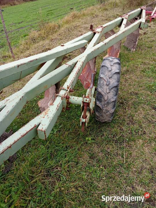 Pług pięcioskibowy Pługi Tuczna