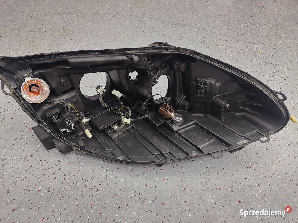 Lampa Renault Laguna III xenon skrętny na części osobowe sprzedam