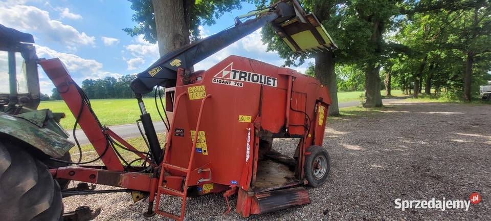 Trioliet wóz paszowy pionowy Huta Szklana