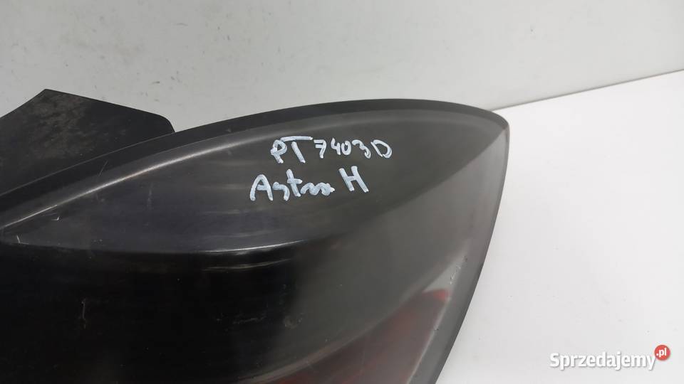 OPEL ASTRA H GTC LAMPA TYŁ PRAWA 3D Zbierkowo