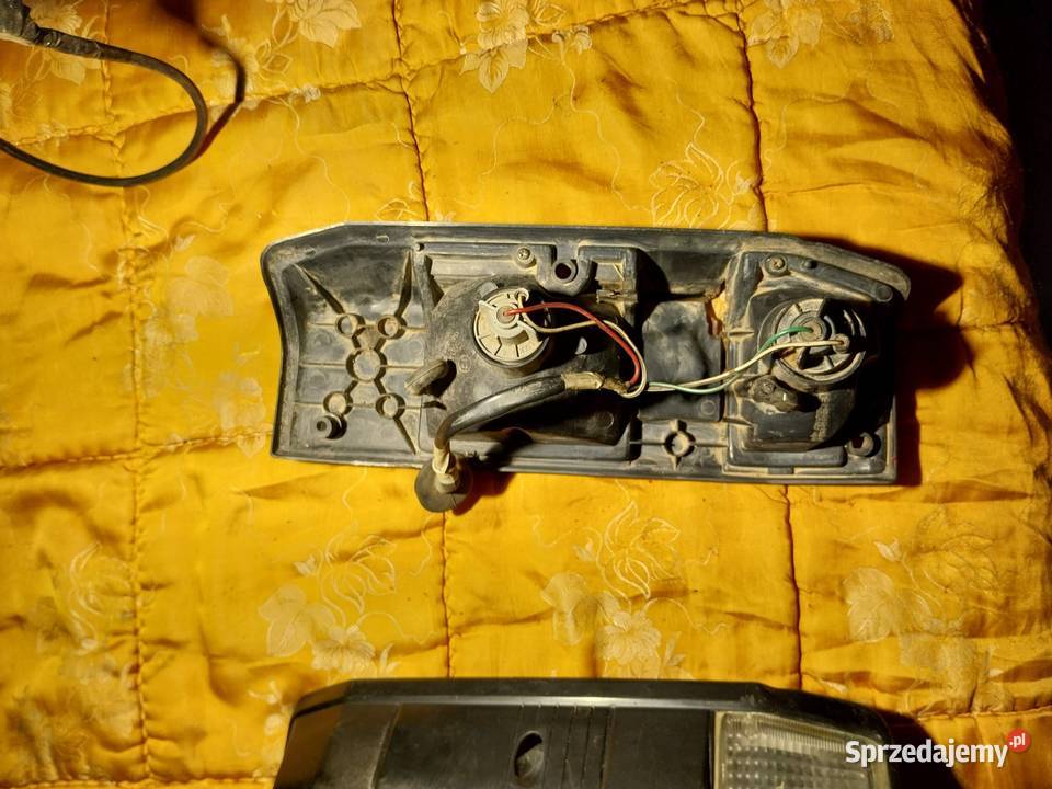 Toyota Land Cruiser Ij70 lampy tylne osobowe