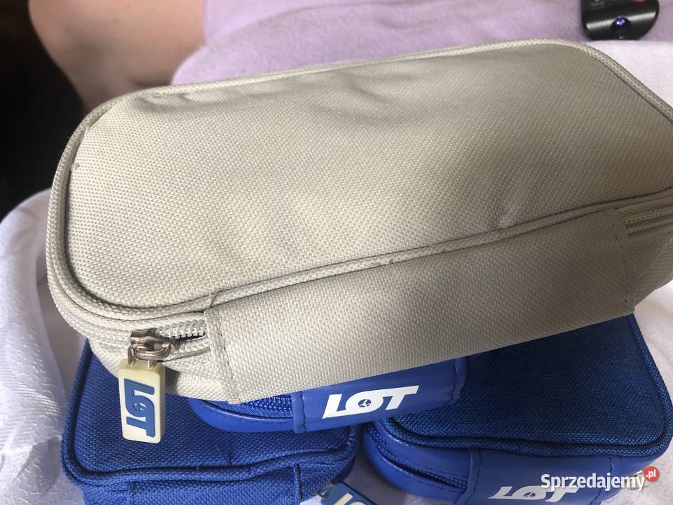 limitowana saszetka na podróż logo LOT wygodna Zegrze