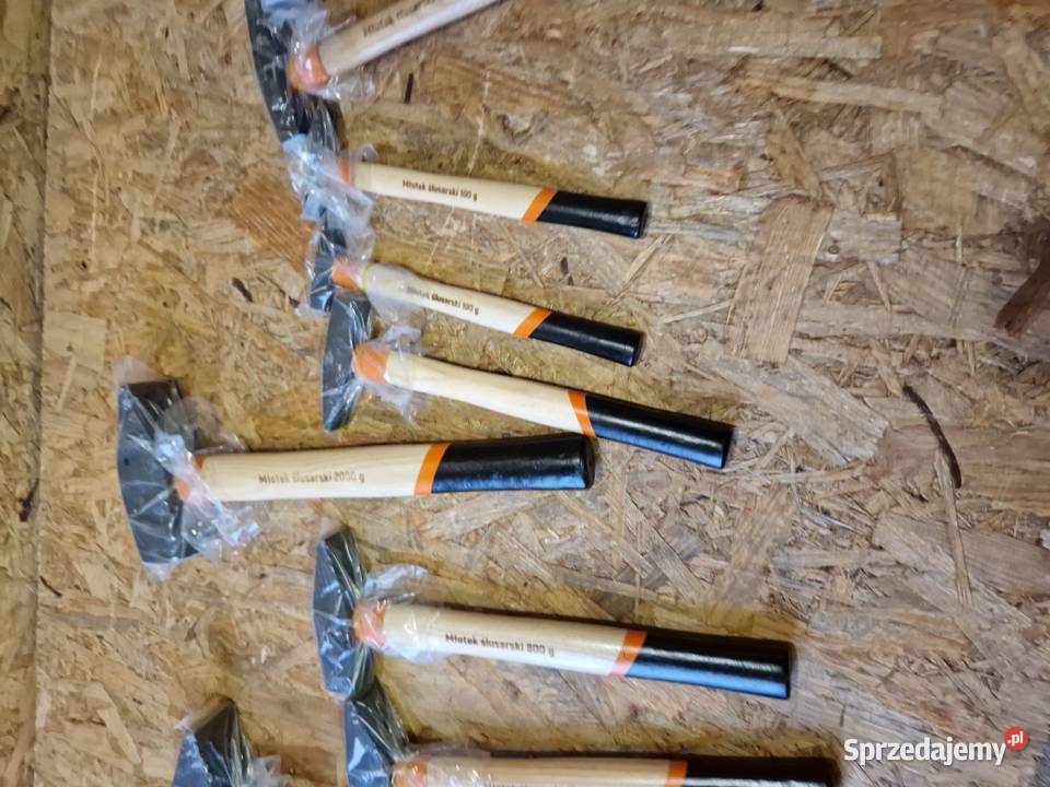 Młotek ślusarski 2000 g trzonek z drewna wielkopolskie sprzedam
