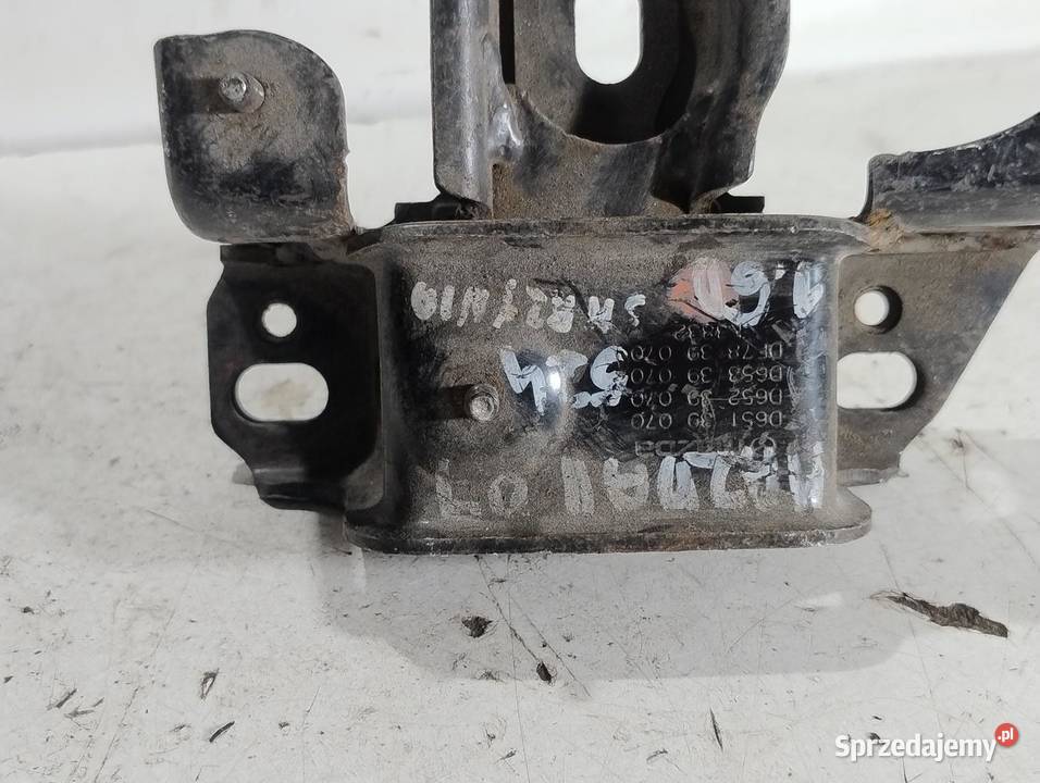 ŁAPA PODUSZKA SKRZYNI MAZDA 2 DE 16 D D65139070 osobowe Części montażowe